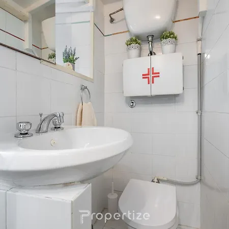 Apartment Cozy Sardinian By Propertize Cagliari